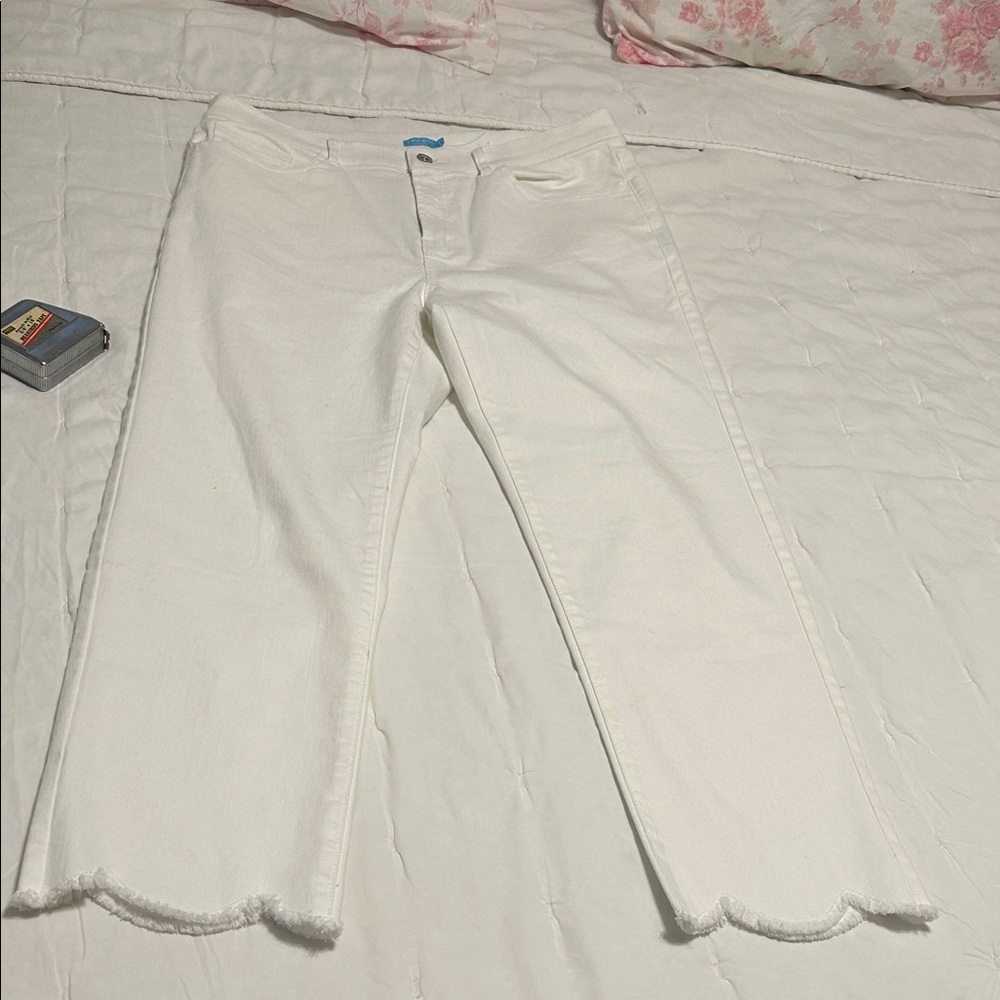 J. McLaughlin White Scallop-Hem Cropped Jeans